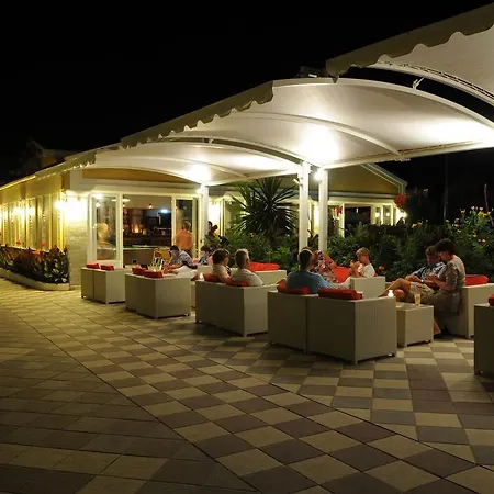Aparthotel Matoula 3*